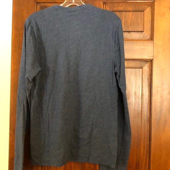 Hollister Henley size medium - Picture 3 of 3